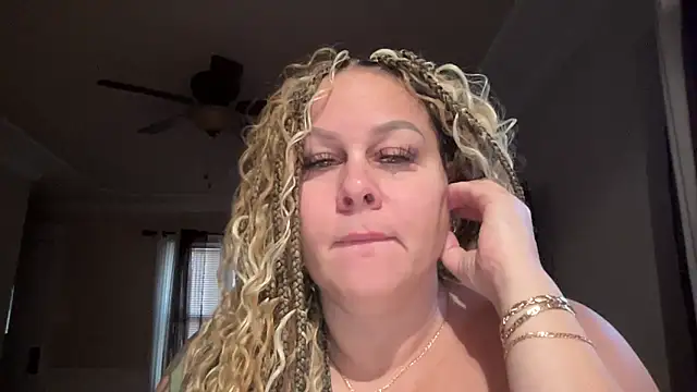 number1slut online show from March 12, 2026, 12:53 pm