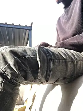 cuminsidebby online show from April 15, 2026, 6:19 am