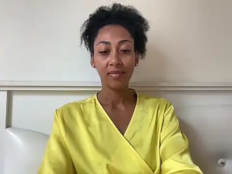 Snapshot of Vaylisse chatting on September 19, 2025, 4:05 am Vaylisse online show from September 19, 2025, 4:05 am