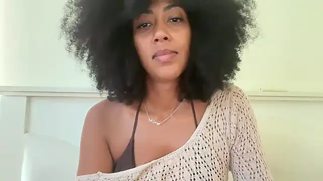 Snapshot of Vaylisse chatting on October 4, 2025, 9:55 am Vaylisse online show from October 4, 2025, 9:55 am