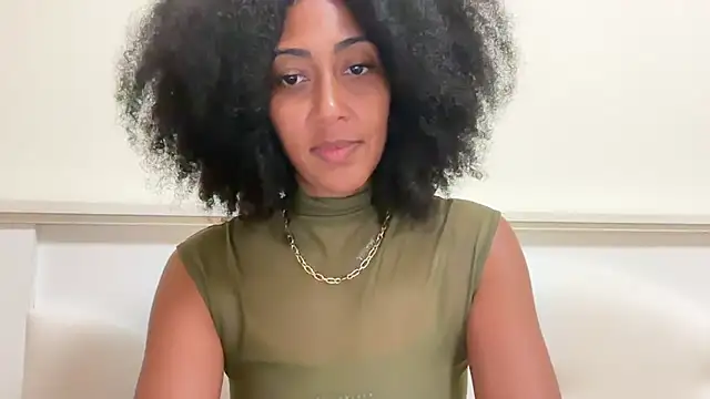 Snapshot of Vaylisse chatting on October 5, 2025, 2:52 pm Vaylisse online show from October 5, 2025, 2:52 pm