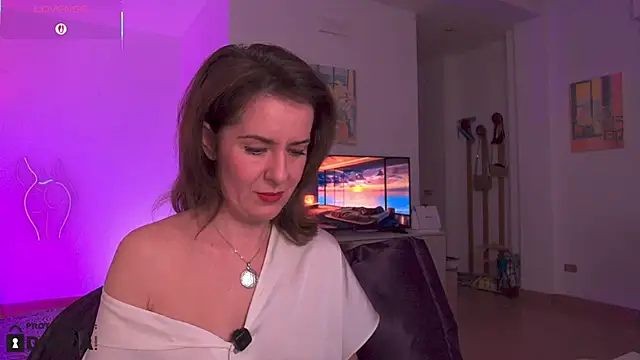 Witch in Silk online show from November 5, 2025, 5:49 pm