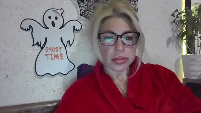 fox red lady7 online show from October 31, 2025, 8:38 pm