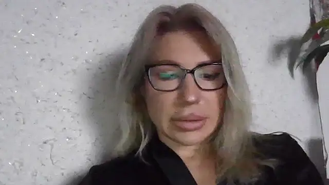 fox red lady7 online show from April 11, 2026, 7:05 am