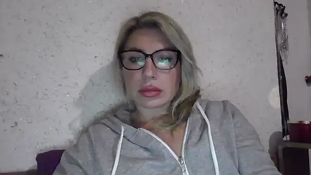 fox red lady7 online show from February 7, 2026, 3:31 pm