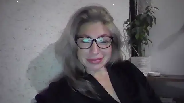 fox red lady7 online show from November 12, 2025, 8:34 pm