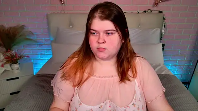 Mia Ray online show from December 3, 2025, 5:56 pm