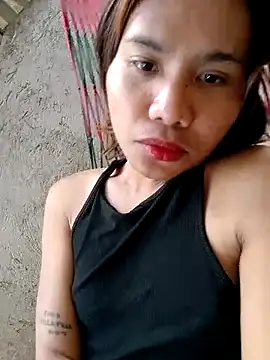 zoeytransph online show from April 7, 2026, 2:13 am