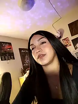 FallsForHerSmile online show from April 20, 2026, 4:59 am