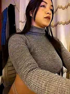 FallsForHerSmile online show from March 26, 2026, 6:11 am