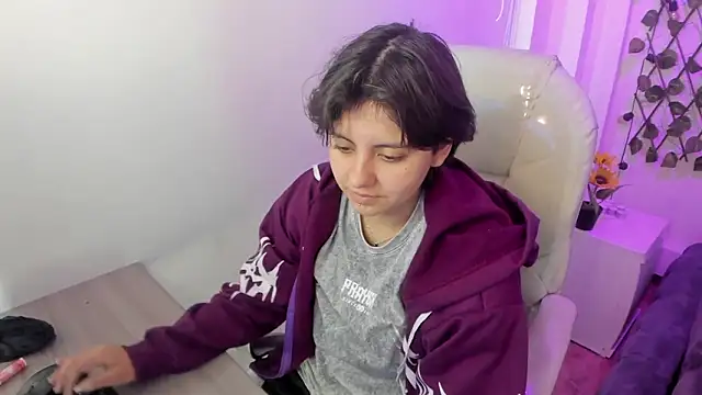 Nathaly ds online show from February 24, 2026, 8:21 pm