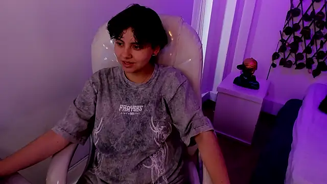 Nathaly ds online show from February 5, 2026, 7:21 pm