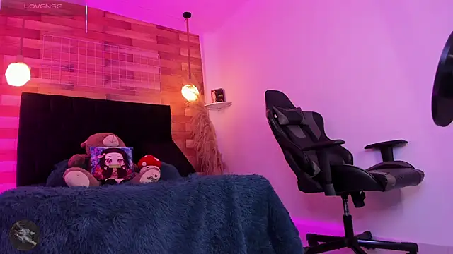 Emily brown04 online show from March 24, 2026, 2:06 pm