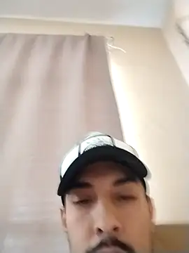 Gato33311 online show from March 12, 2026, 4:44 pm