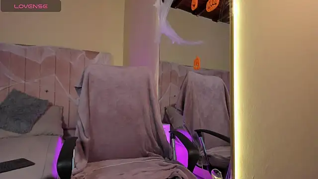 Mia mtnz02 online show from October 24, 2025, 1:04 am