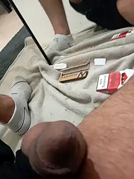 Snapshot of 23cmdenhaag chatting on October 29, 2025, 5:28 am 23cmdenhaag online show from October 29, 2025, 5:28 am