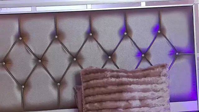 LunaHart online show from March 1, 2026, 2:28 pm