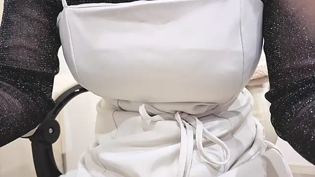 Snapshot of miho-ch chatting on November 1, 2025, 1:05 pm miho-ch online show from November 1, 2025, 1:05 pm