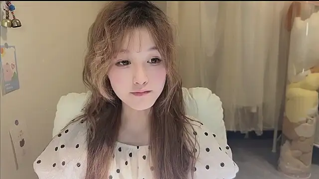 FuFu-puff online show from October 4, 2025, 12:17 pm