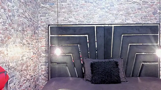 WILD FIREE  online show from February 7, 2026, 7:44 pm