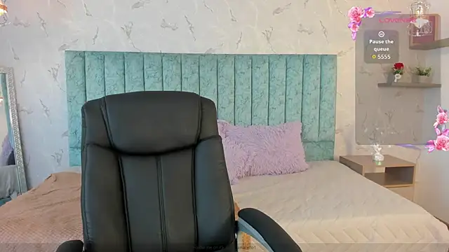 Saya Amaretto1 online show from November 29, 2025, 3:12 pm