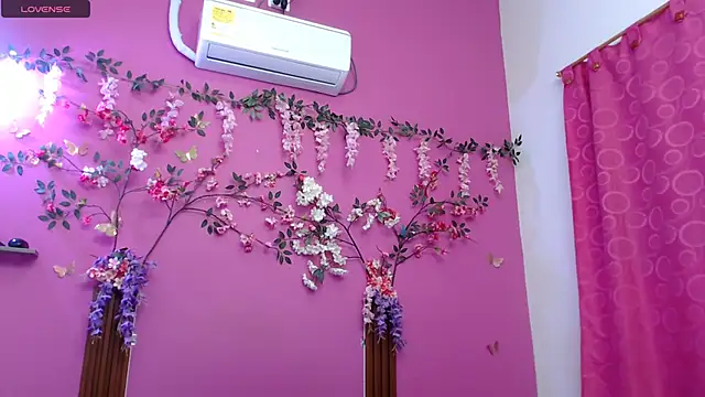 Snapshot of skinnybarbie022 chatting on June 26, 2026, 12:49 am skinnybarbie022 online show from June 26, 2026, 12:49 am