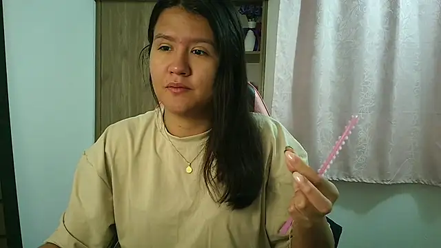 Oliviawatson1 online show from February 3, 2026, 11:48 am