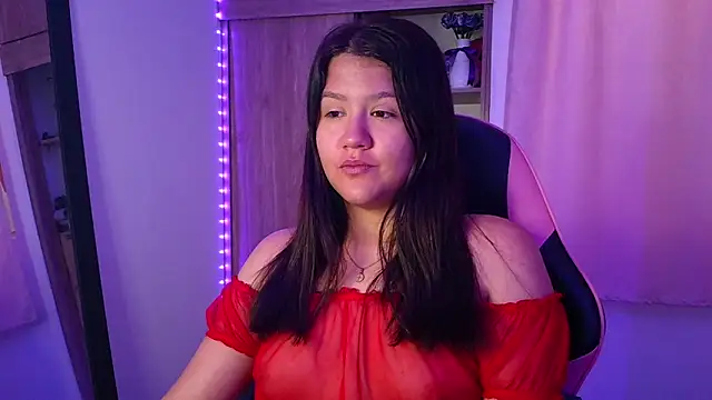 Oliviawatson1 online show from April 10, 2026, 12:23 pm