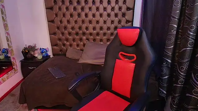 lailahdark online show from February 20, 2026, 6:26 am