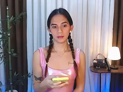 xPrecuioseChesca online show from November 5, 2025, 1:52 am