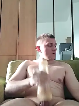 paulh22 online show from December 18, 2025, 11:25 am