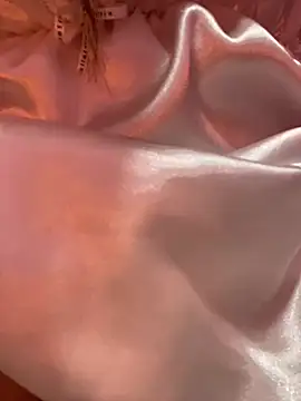 xixi2025-16 online show from February 10, 2026, 1:59 am