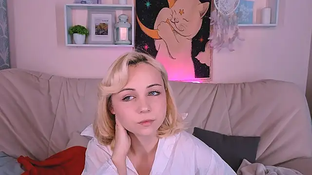 Charlotte Colinss online show from October 2, 2025, 3:21 am