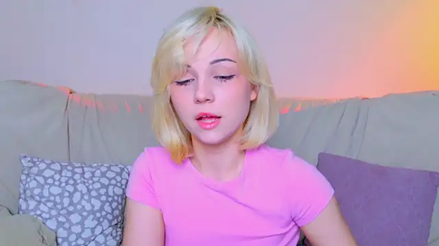 Charlotte Colinss online show from May 9, 2026, 5:44 am