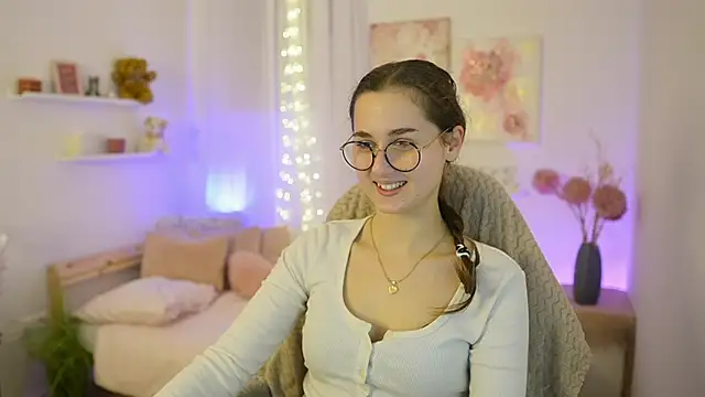 Annita Grey online show from December 3, 2025, 7:24 pm