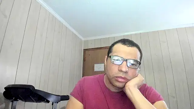 NaturalBeautyQueen online show from June 14, 2026, 7:59 pm
