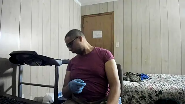 NaturalBeautyQueen online show from June 25, 2026, 12:43 pm