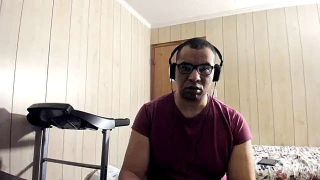 NaturalBeautyQueen online show from July 3, 2026, 1:06 pm