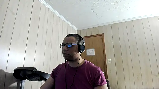 NaturalBeautyQueen online show from July 4, 2026, 2:32 pm