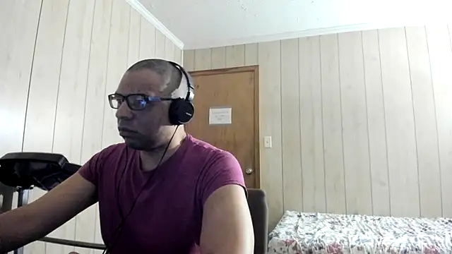 NaturalBeautyQueen online show from June 20, 2026, 5:18 pm