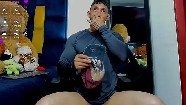 Evan Storn online show from November 12, 2025, 4:05 am