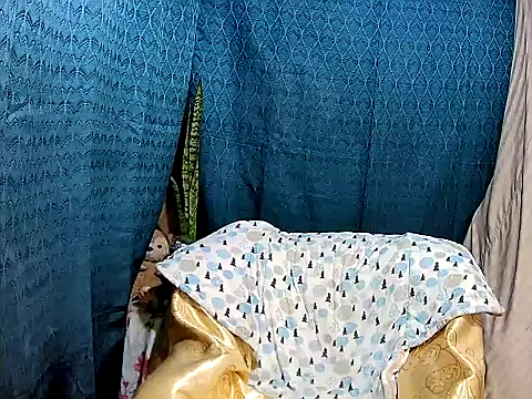 FlowerSexy online show from September 30, 2025, 11:16 am