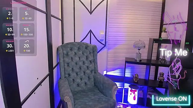 NahomiRichards  online show from December 2, 2025, 5:31 am