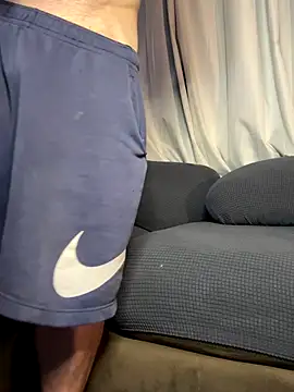 bearcub300 online show from September 9, 2025, 5:06 am