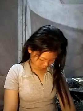 LinhNa999 online show from April 2, 2026, 12:56 pm