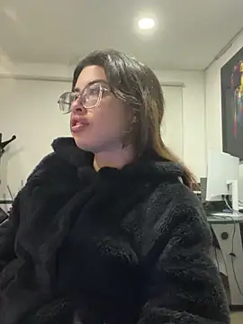 Snapshot of Isabela_Colins chatting on September 15, 2025, 11:32 am Isabela Colins online show from September 15, 2025, 11:32 am