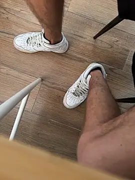 Manu97k online show from November 17, 2025, 4:55 pm