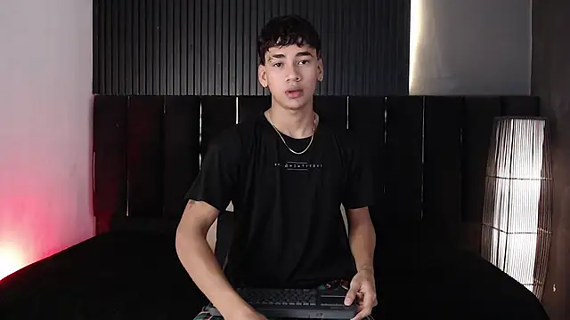 Dominic ghost online show from December 19, 2025, 4:27 am