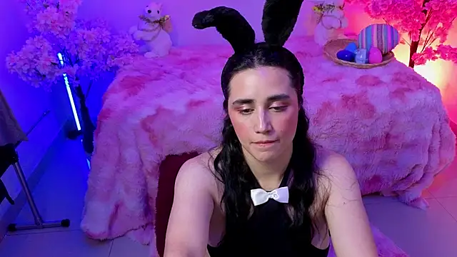 elowen halley1 online show from April 4, 2026, 8:59 pm