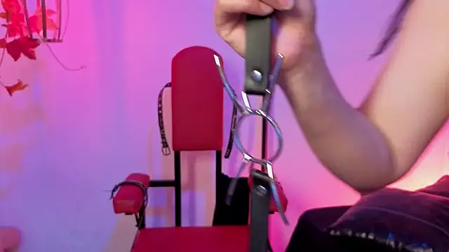 elowen halley1 online show from March 4, 2026, 8:05 pm